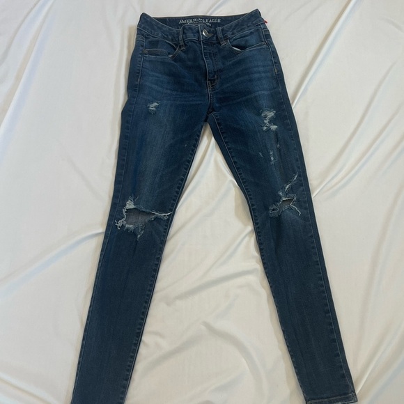 American Eagle Outfitter Super Stretch Distressed/Ripped Jeans Size 4 - Picture 3 of 15